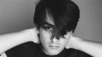 英国面瘫网红男,英国面瘫网红男生的逆袭之路